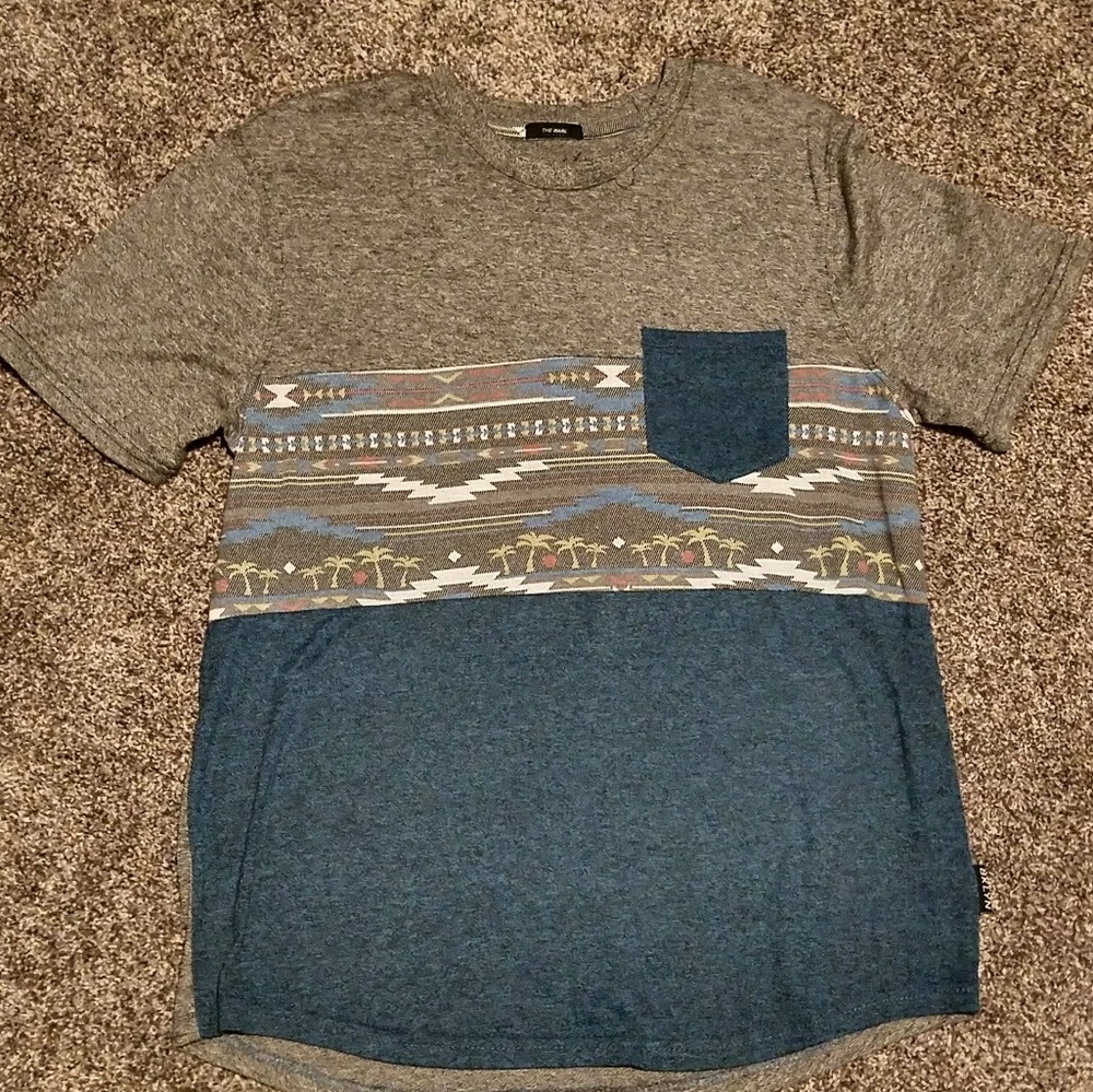 EUC mens pocket t-shirt